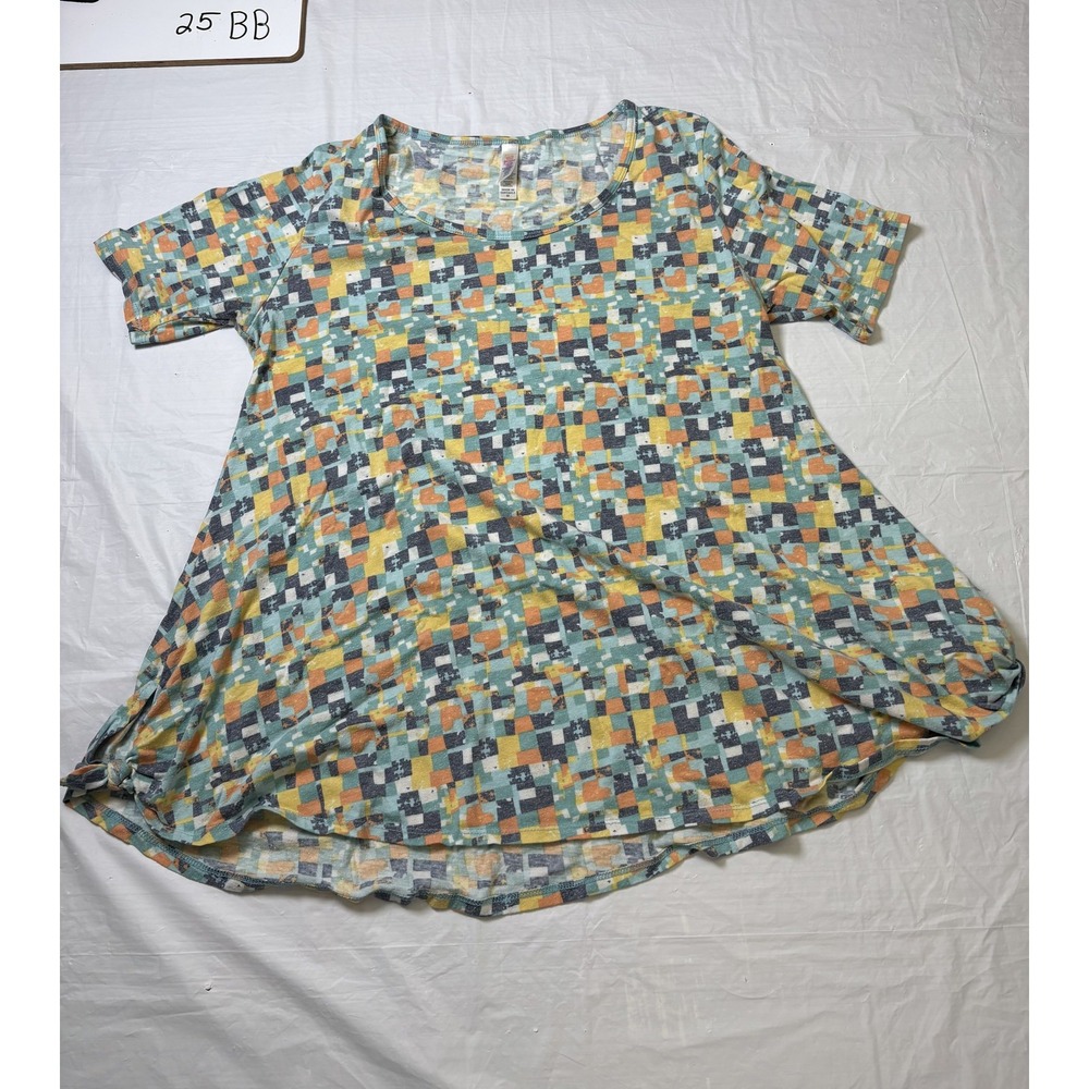 Lularoe Womens short sleeve blouse multicolor size Medium‎